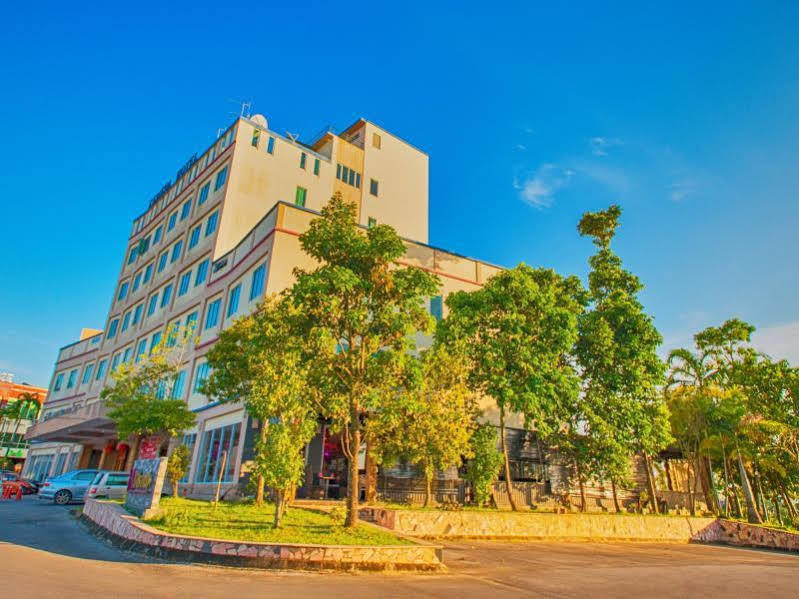 Kemena Hotel Bintulu Esterno foto